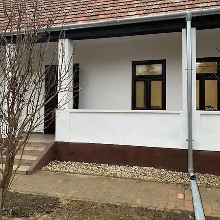 Kergemokus Vendeghaz شقة *