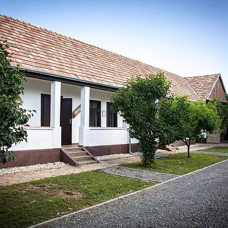 Kergemokus Vendeghaz * Nagyberki